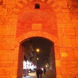 Saltanat Kapısı