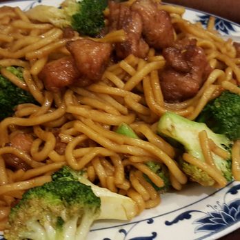 Golden Palace Express - House lo mein with broccoli only for the hubster. - Chinese Near Me - Dacula, Georgia