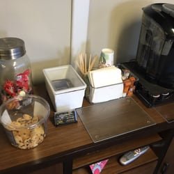 Adna's Automotive - Coffee and snacks area :)