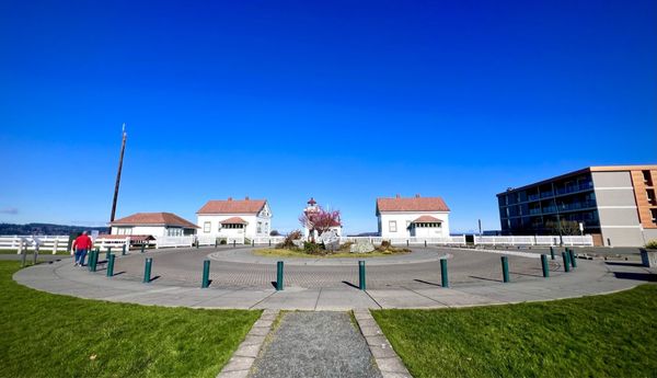 Lighthouse Park by null