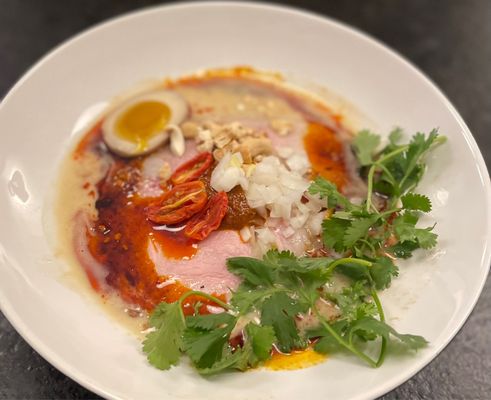 Sazan Ramen by null