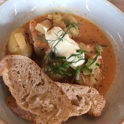 Uppsala konsert & kongress - restaurangen - Fiskgryta med aioli, bröd och kokt potatis