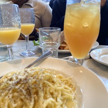 Ainslie - Cacio e Pepe and spiked ice tea - Beer Gardens Near Me - Brooklyn, New York