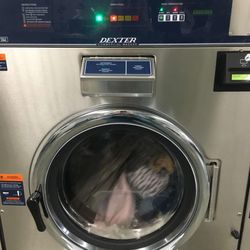 Port Jervis Express Laundromat - Washing bedding on New Year's Day. Place was empty. Loved it.