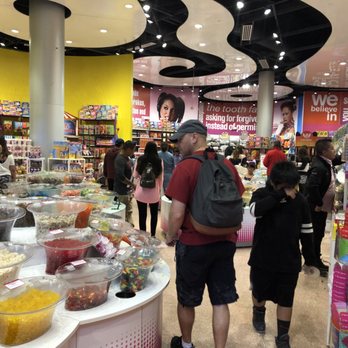IT'SUGAR - Candy Stores Near Me - Universal City, California