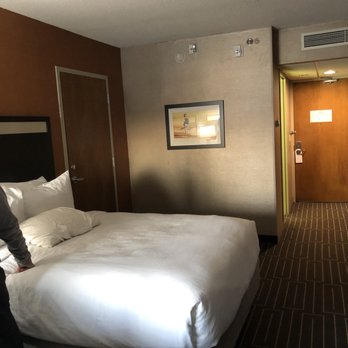 Delamar - Room which has doors to own to both adjacent rooms - Hotels Near Me - Traverse City, Michigan
