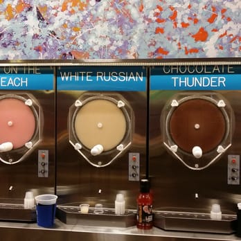 Wet Willie's - White russian + chocolate thunder = Perfect Mudslide! - Cocktail Bars Near Me - Atlantic City, New Jersey Wet Willie's - White russian + chocolate thunder = Perfect Mudslide! - Cocktail Bars Near Me - Atlantic City, New Jersey