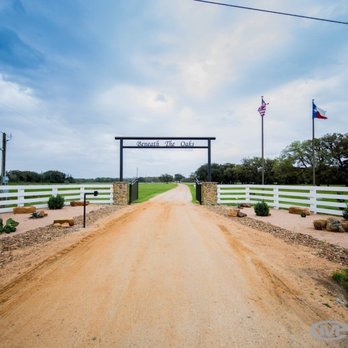 Beneath The Oaks Winery  - Party & Event Planning Near Me - Midfield, Texas