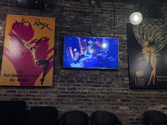 Redhead Piano Bar by null