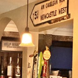 Harp and Hound Irish Pub - Irish pubbin' on a cold day