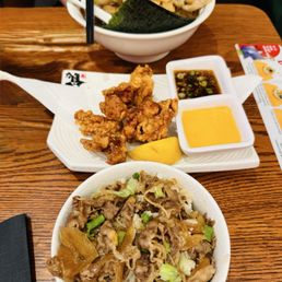 Tonkotsu ramen, karaage, sukiyaki don Tonkotsu ramen, karaage, sukiyaki don