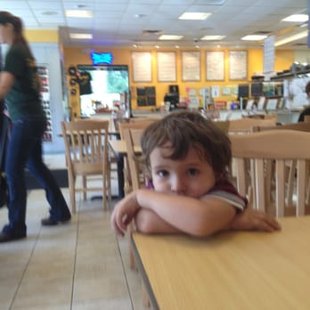 Mr. Mac's - Waiting for my Mac n cheese - American Near Me - Manchester, New Hampshire