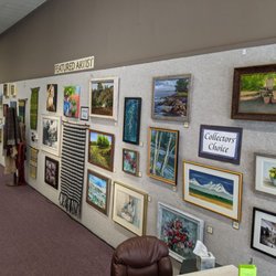 Valley Art Gallery - Very well laid out.