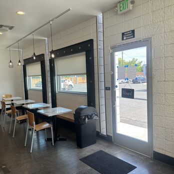 Yume Gelato - Inside seating - Gelato Near Me - Sacramento, California Yume Gelato - Inside seating - Gelato Near Me - Sacramento, California