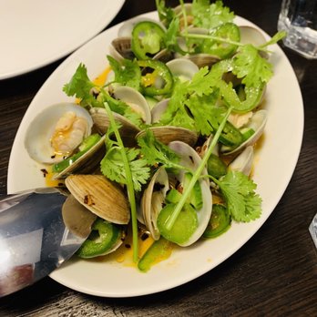 Beba - Clams, cucumber, coriander, jalapeño - Argentine Near Me - Montreal, Quebec