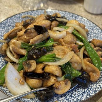 Hai Tang Cafe - Pork Cheek with mixed Mushrooms - Chinese Near Me - Markham, Ontario