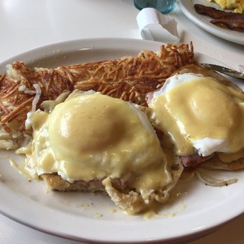 Broadway Diner - Broadway Benedict - American Near Me - Baraboo, Wisconsin