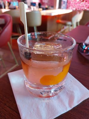 Gigi's Bar & Lounge by null