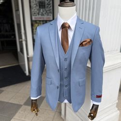 La Moda - Men's Suits & Levi's