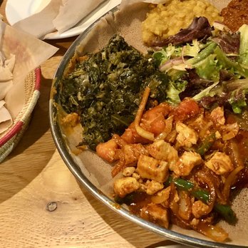 Demera - Demera Messob with Misir Wot, Kik Alicha, Gomen, Siga Wot, Doro Tibs, Ye-Beg Alicha - Ethiopian Near Me - Chicago, Illinois