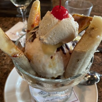 Max's Trumbull Kitchen - Delectable banana split! - New American Near Me - Hartford, Connecticut