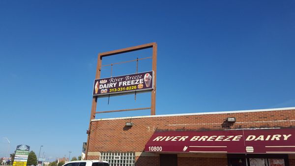 River Breeze Dairy Freeze by null