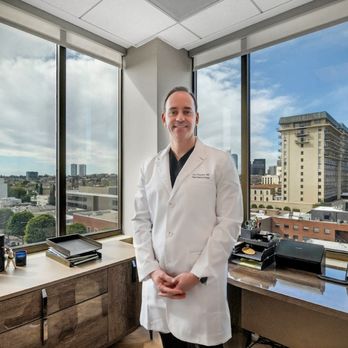 LEO TREYZON, MD - Updated December 2025 - 12 Photos - 9454