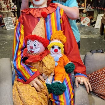 Clown Motel - Just goofing off at The Clown Motel 2024. - Hotels Near Me - Tonopah, Nevada