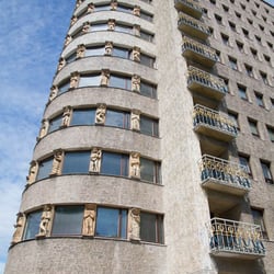 Lastenlinna - Lastenlinna on lasten sairaala Helsingin Taka-Töölössä Lastenklinikan lähellä.
