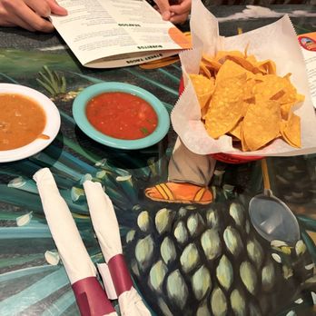 Mi Casita Mexican Grill - chips and salsa - Mexican Near Me - Niceville, Florida