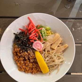 Burosu Ramen - Ramen Near Me - Studio City, California