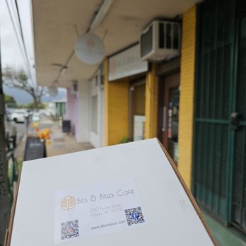 Bits & Bites Cafe - yellow storefront off across street from Kailua elementary.   Meter parking infromt of bakeshop - Coffee & Tea Near Me - honolulu, Hawaii