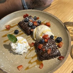 Warm Chocolate Brownie 10/10