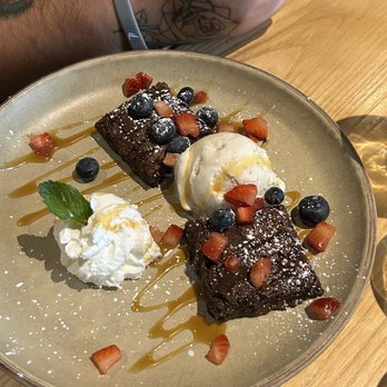 The Post - Warm Chocolate Brownie 10/10 - Comfort Food Near Me - Los Altos, California