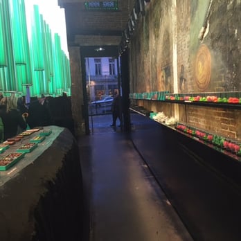 Patrick Roger - Inside Patrick Roger's boutique - Bruxelles - Chocolatiers & Shops Near Me - Paris, 75