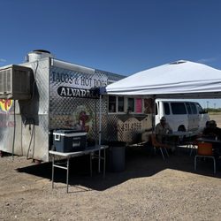Hotdogs Alvarado - Across the street from the Pilot gas station