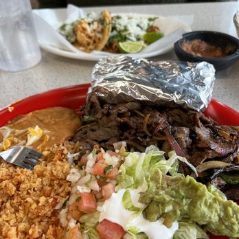 Tacos el Cuñado - a plate of mexican food - Mexican Near Me - Grand Rapids, Michigan Tacos el Cuñado - a plate of mexican food - Mexican Near Me - Grand Rapids, Michigan