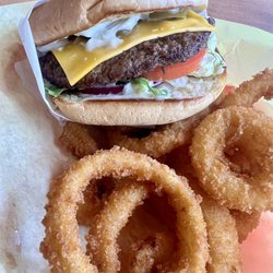 TX Burger Cameron - Jalapeño TX Burger with Onion Rings (Reg)