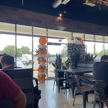Pholuscious - Interior - Vietnamese Near Me - Huntington Beach, California