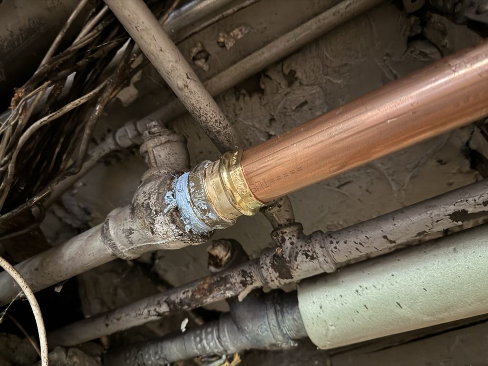 Slide of Manny's Building Maintenance And HVAC