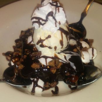 Razzoo's Cajun Cafe - Warm brownie sundae - Seafood Near Me - Pasadena, Texas Razzoo's Cajun Cafe - Warm brownie sundae - Seafood Near Me - Pasadena, Texas