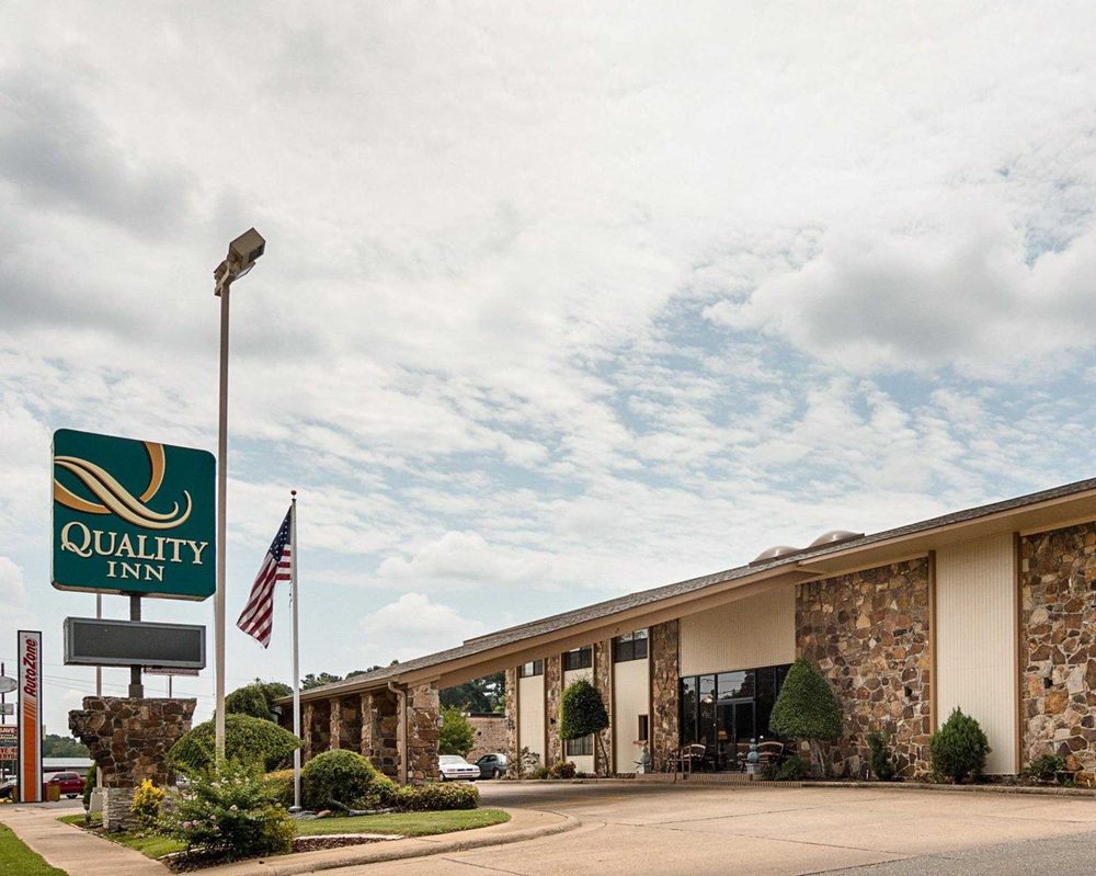 Quality Inn Magnolia