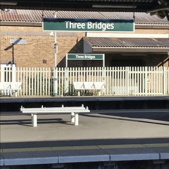 Three Bridges Railway Station - Train Stations Near Me - Crawley, WSX Three Bridges Railway Station - Train Stations Near Me - Crawley, WSX