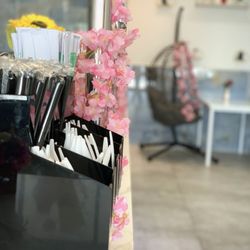 Tea Tok & Poke Bowl - Interior