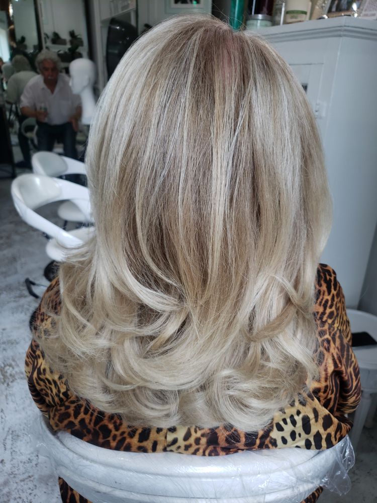 Spiritcove Hair Design Logo
