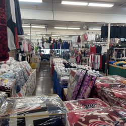 Seattle Indoor Swap Meet - Inside