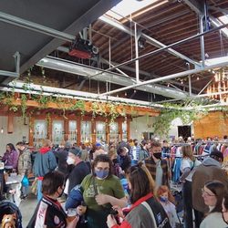 414Flea - Customers shopping at 414flea in February!