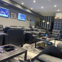 Stogie’s Cigar Lounge - Inside