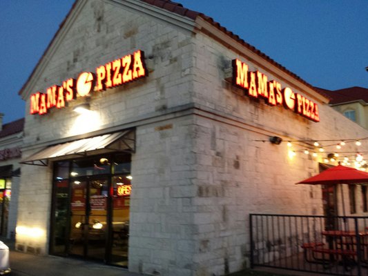 Mama's Pizza by null