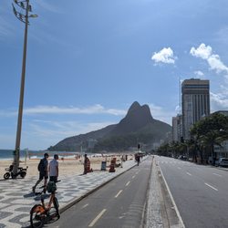 Praia do Leblon
